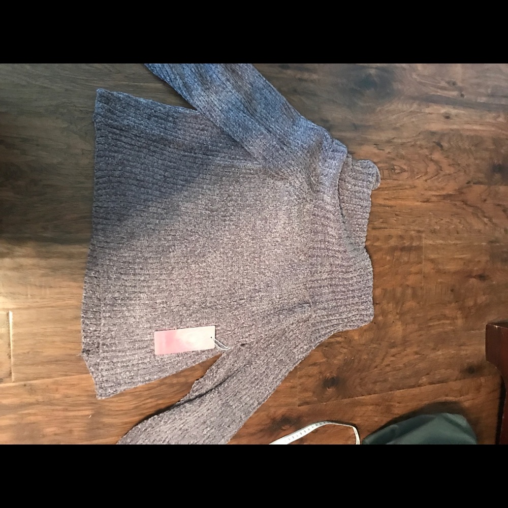 NWT-off the should mauve gray sweater